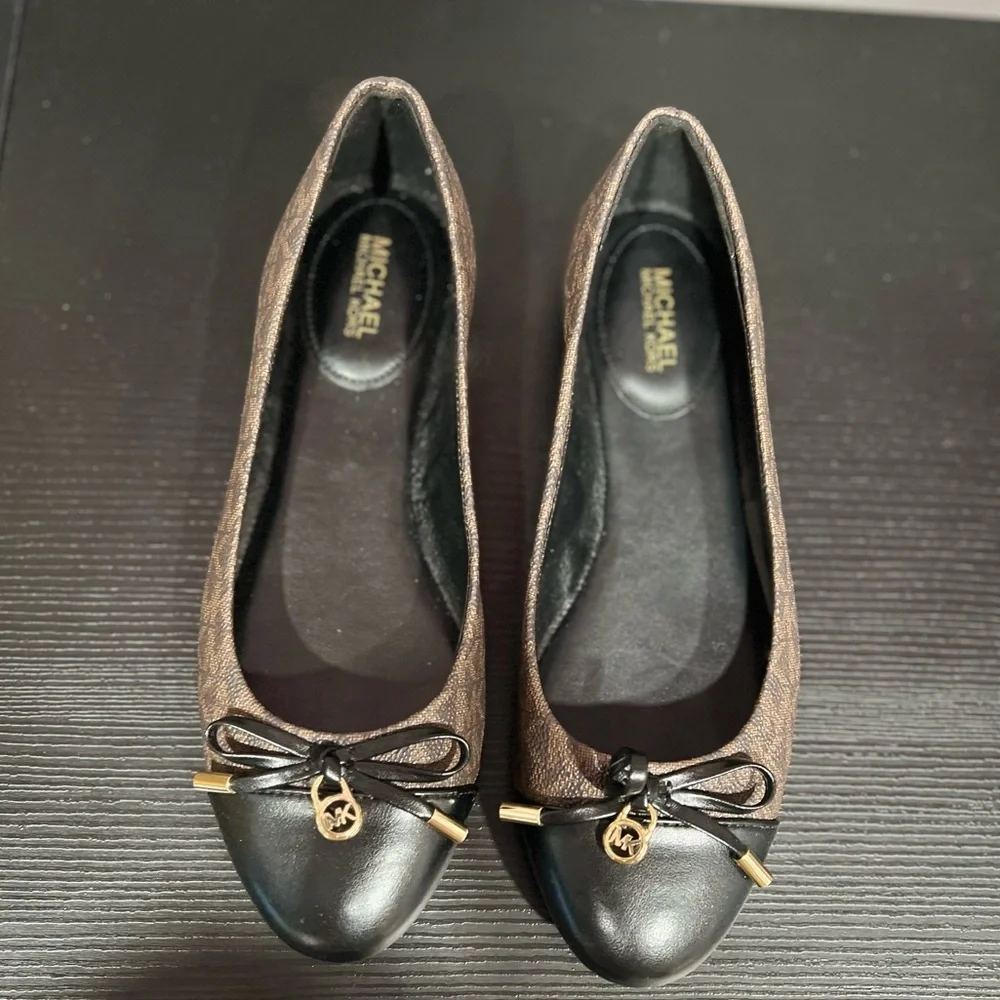 𐙚⋆˚✿˖° Michael Kors Flat Shoes 𐙚⋆˚✿˖° - Picture 2 of 10